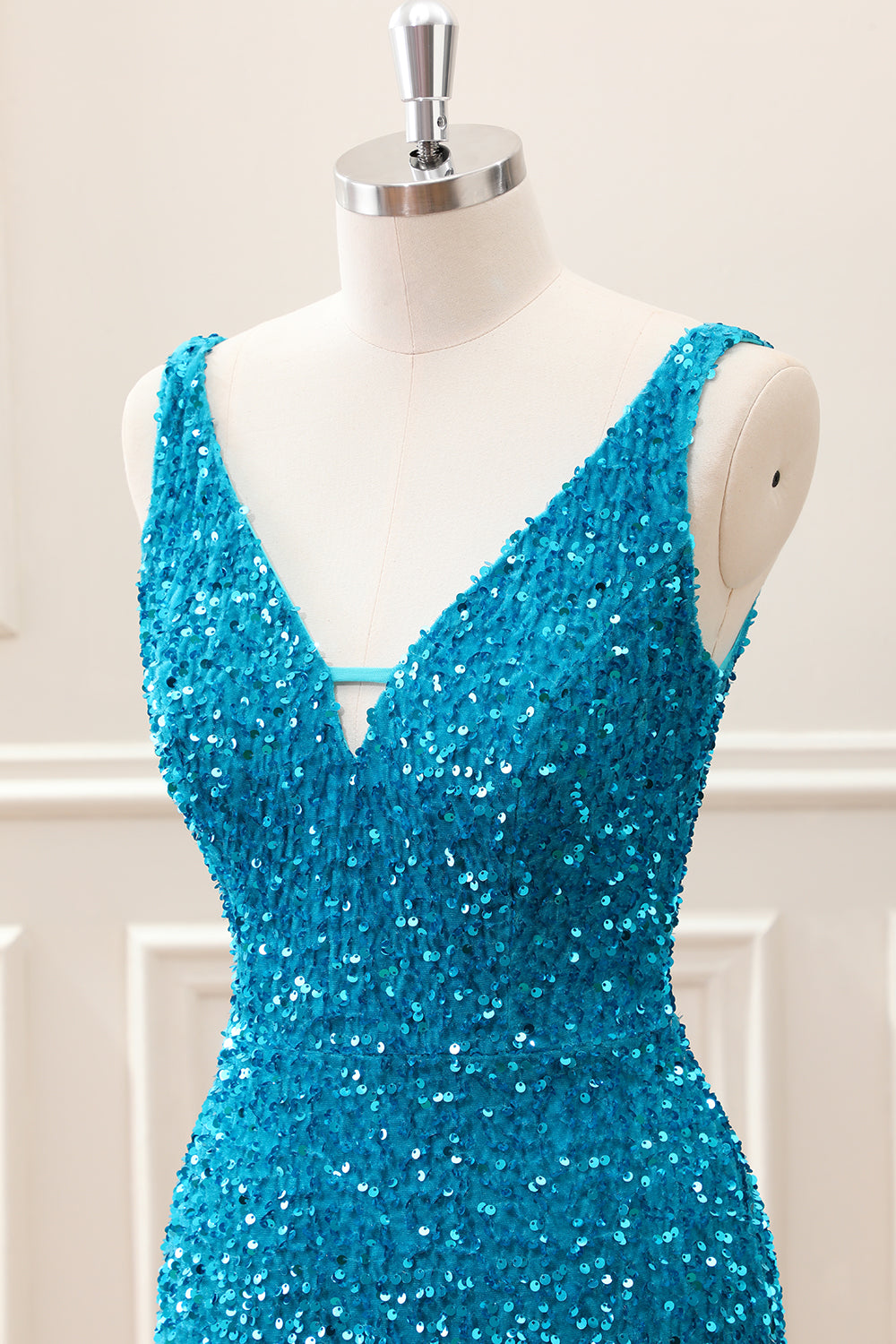 Sparkly Sage Bodycon V Neck Sequin Mini Dress with Tassel - Image 10